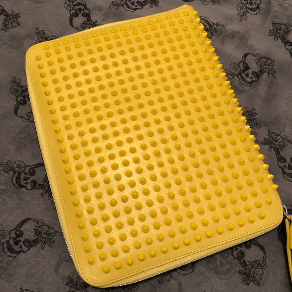 Christian Louboutin ‘Cris’ Calf Case - FIRM - Picture 5 of 8